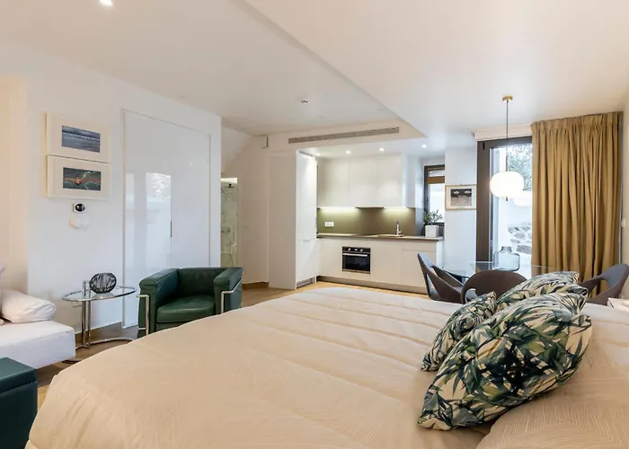 Art-W Executive Apartments
