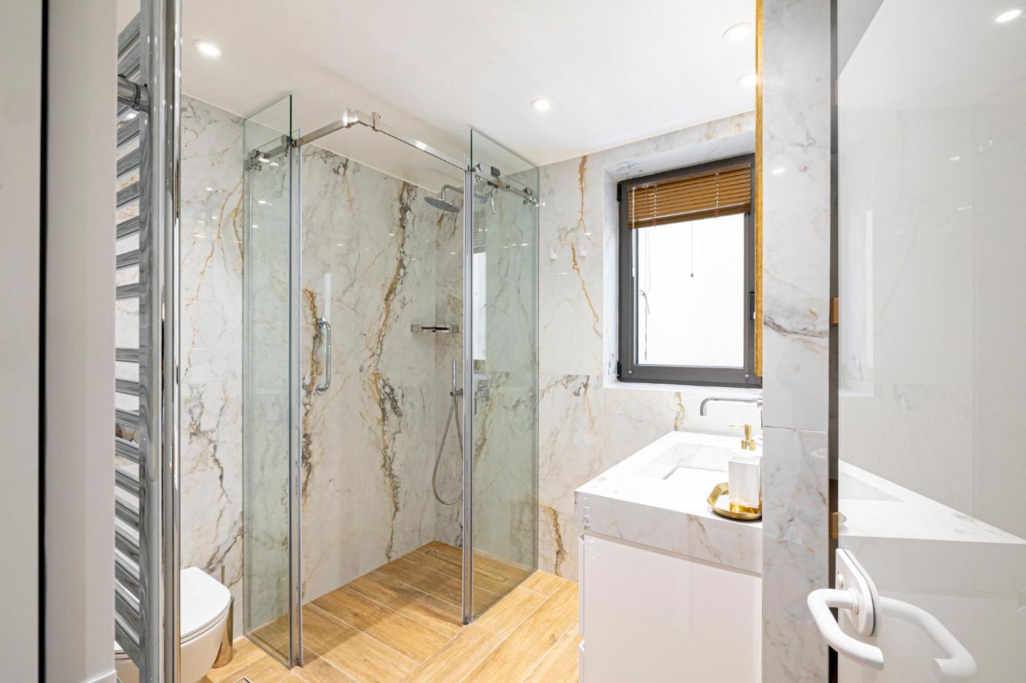 Art-w Executive Apartment *